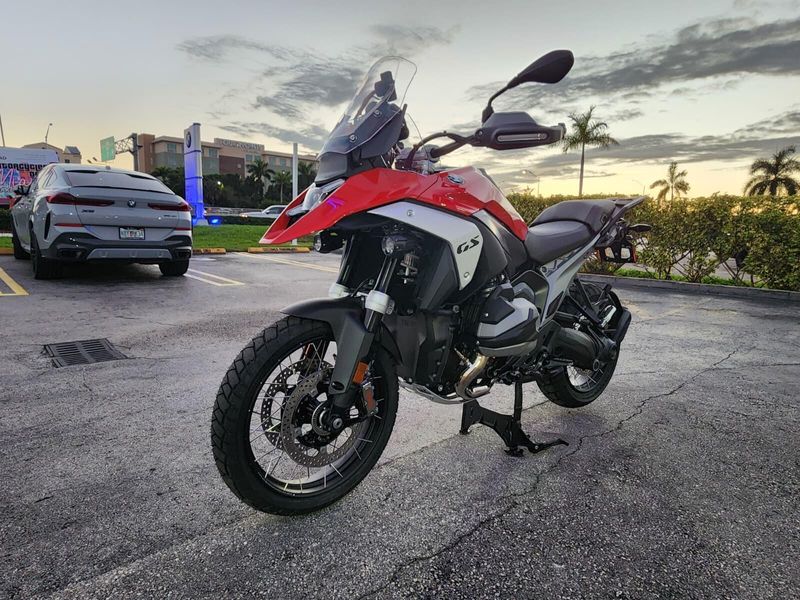 2026 BMW R 1300 GSImage 3