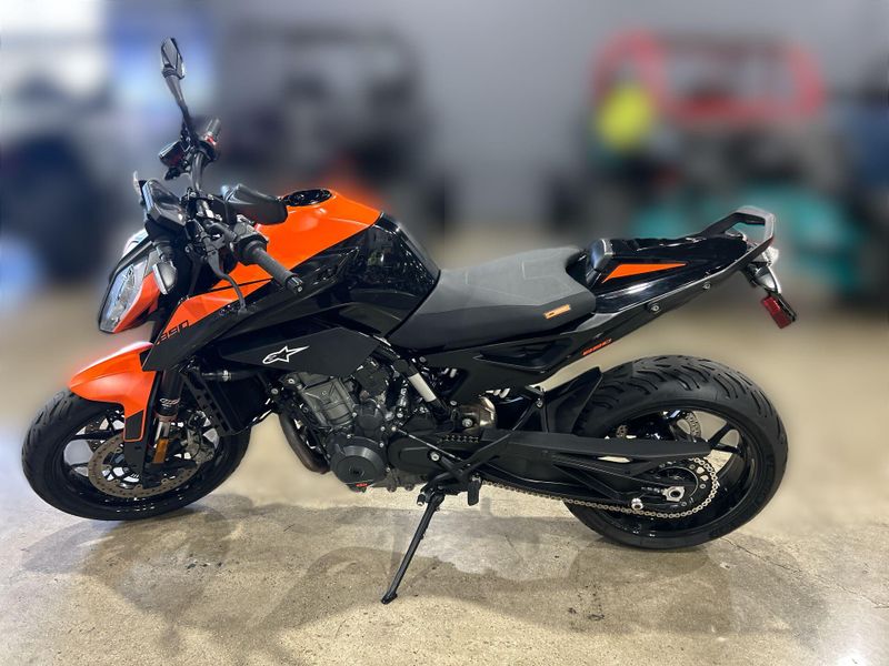 Used 2022 KTM 890 DUKE Image 16