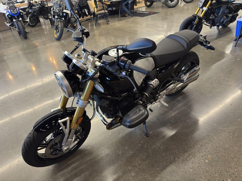 2024 BMW R 12 nineT - BLACK STORM METALLIC 