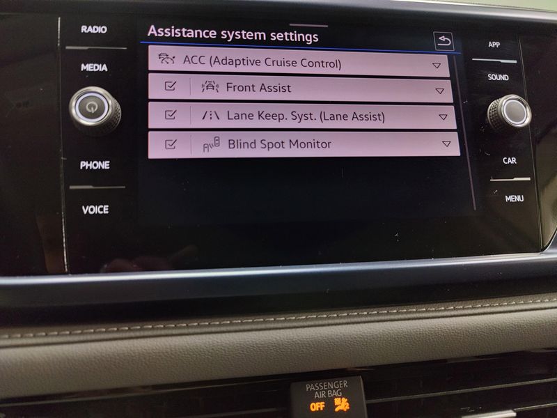 Used 2024 Volkswagen Taos SE AWD w/Sunroof & Black Plus PkgImage 10