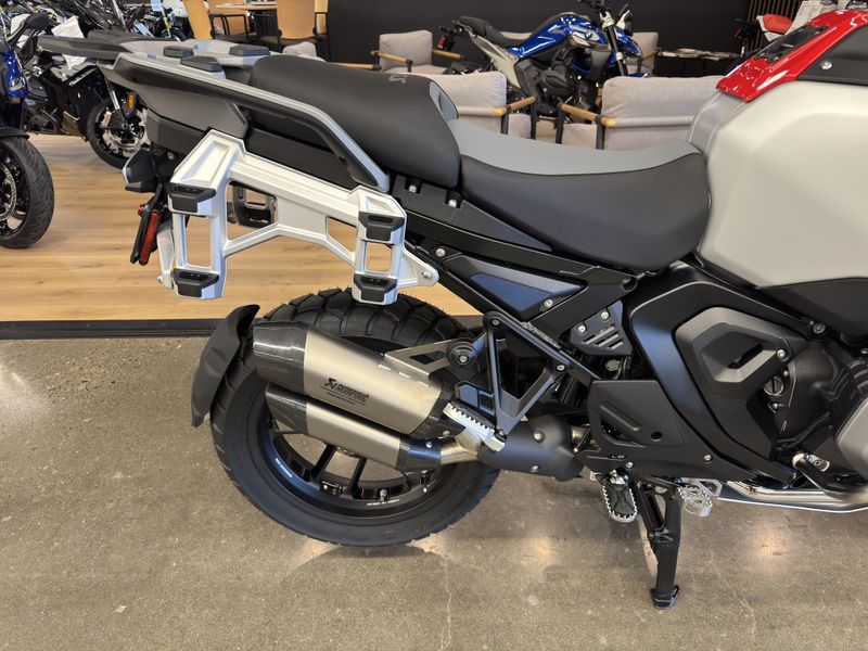 2026 BMW R 1300 GS Adventure - RACING RED 