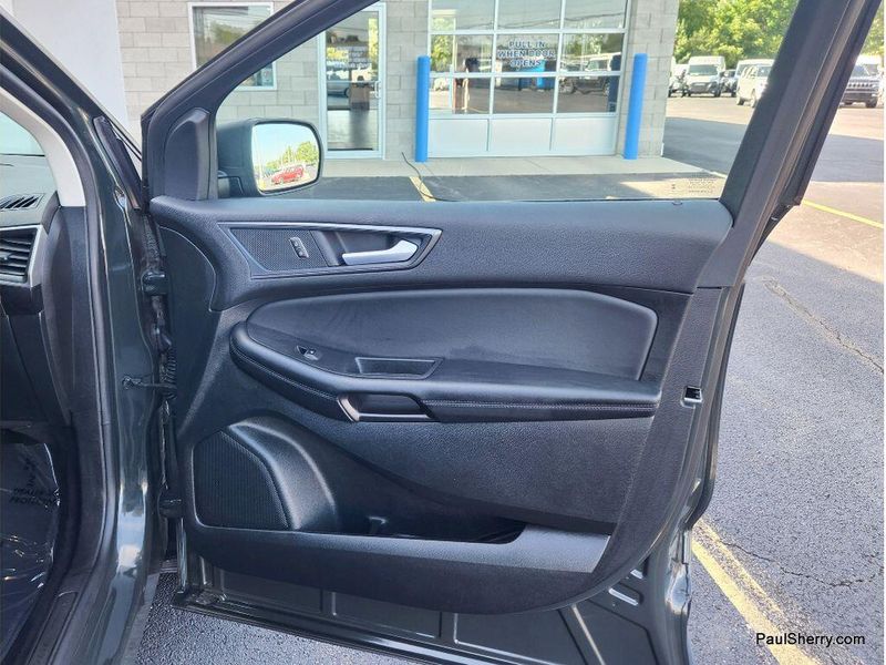 Used 2024 Ford Edge SE