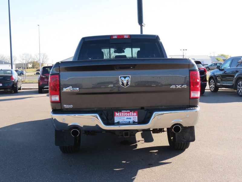 Used 2017 RAM 1500 SLT 4x4 4dr Crew Cab 5.5 ft. SB PickupImage 3