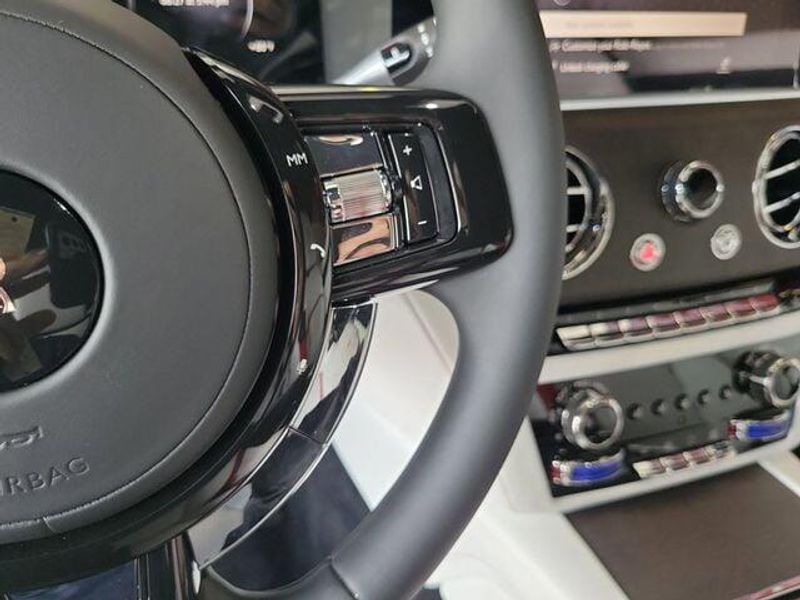 2025 Rolls Royce Spectre photo 9