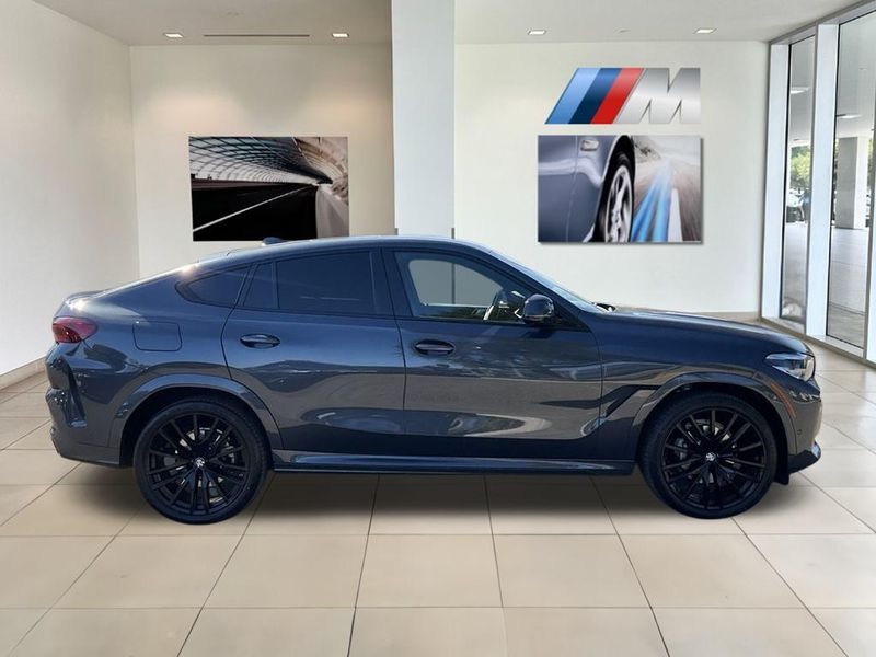 2022 BMW X6 xDrive40iImage 9