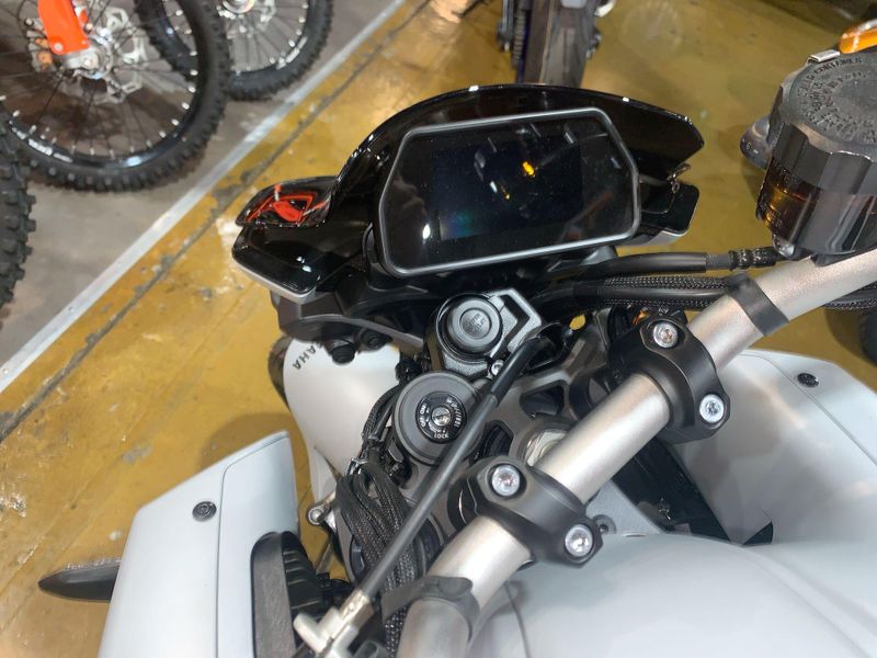 New 2025 Yamaha MT-10 Image 19