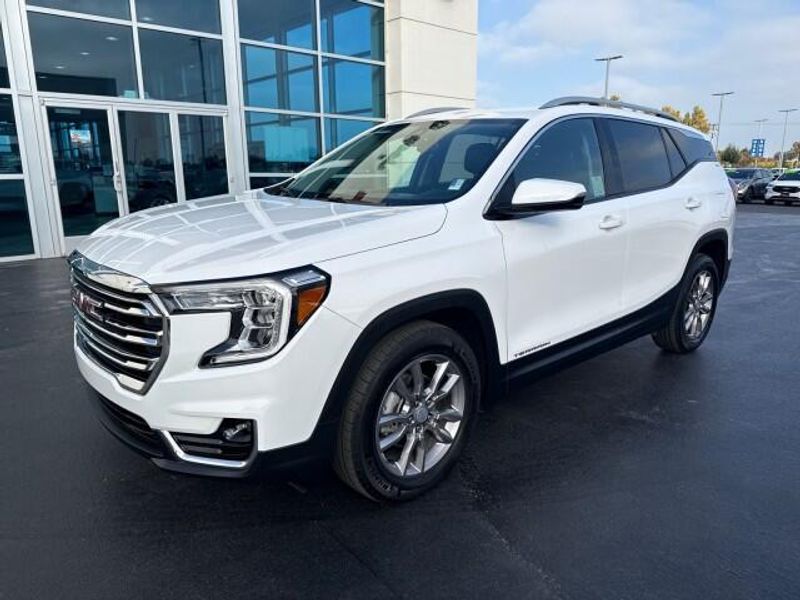 2024 Gmc Terrain SLT photo 3