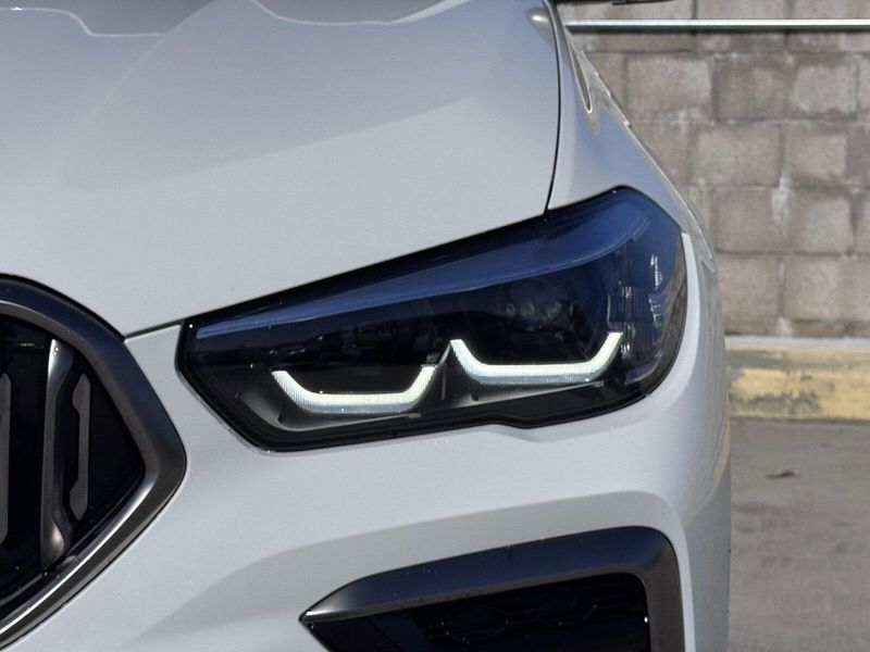 2022 BMW X6 M50iImage 8