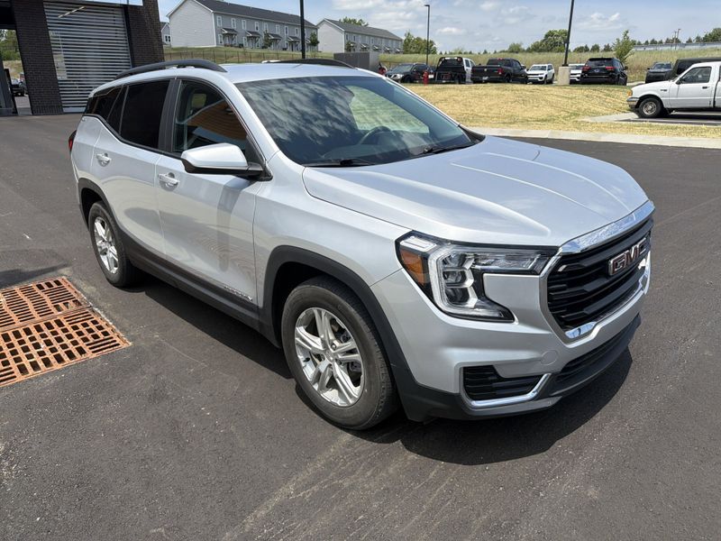 Used 2022 GMC Terrain SLEImage 5