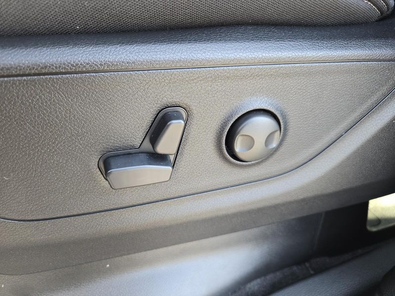 New 2026 RAM 1500 Big Horn Crew Cab 4x2 5'7' Box