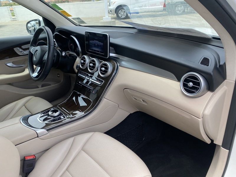 2019 Mercedes-Benz GLC 300Image 10