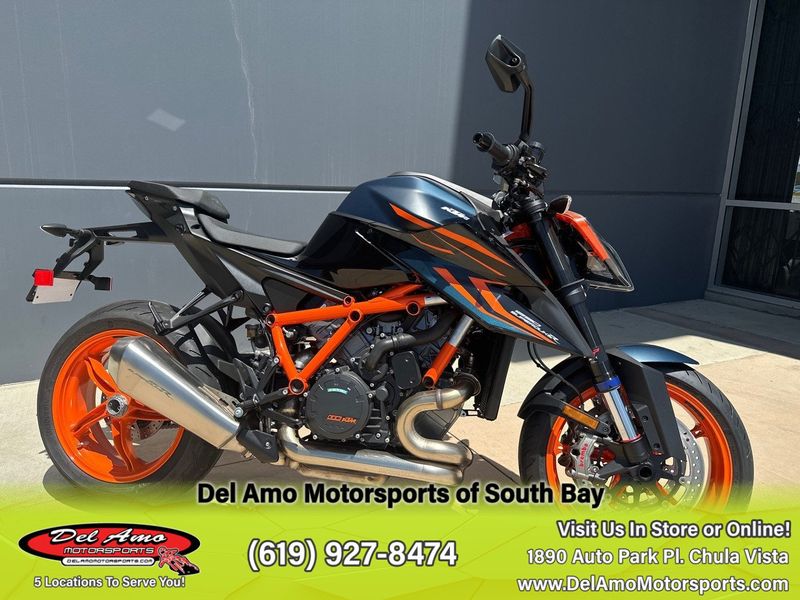 2023 KTM 1290 SUPER DUKE R EVO  in a BLACK exterior color. Del Amo Motorsports of South Bay (619) 547-1937 delamomotorsports.com 