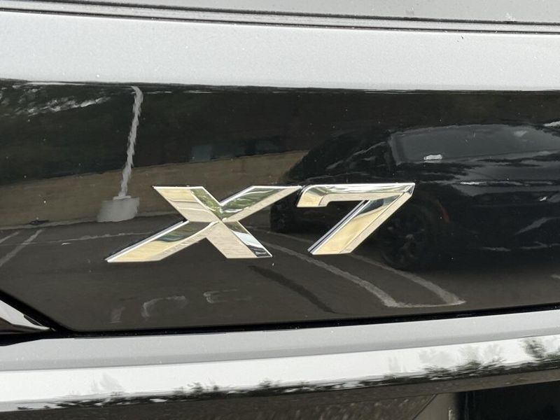 2026 BMW X7 xDrive40iImage 13