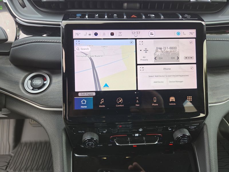 2023 Jeep Grand Cherokee Base photo 25