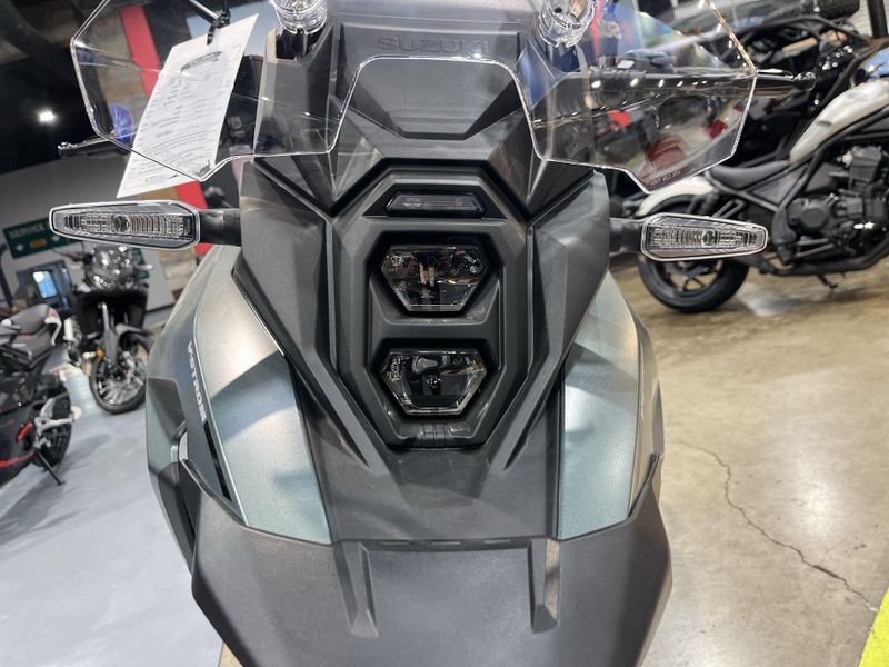 New 2024 Suzuki V-STROM 800 Image 13