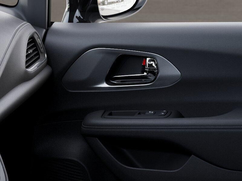 New 2026 Chrysler Pacifica SelectImage 26
