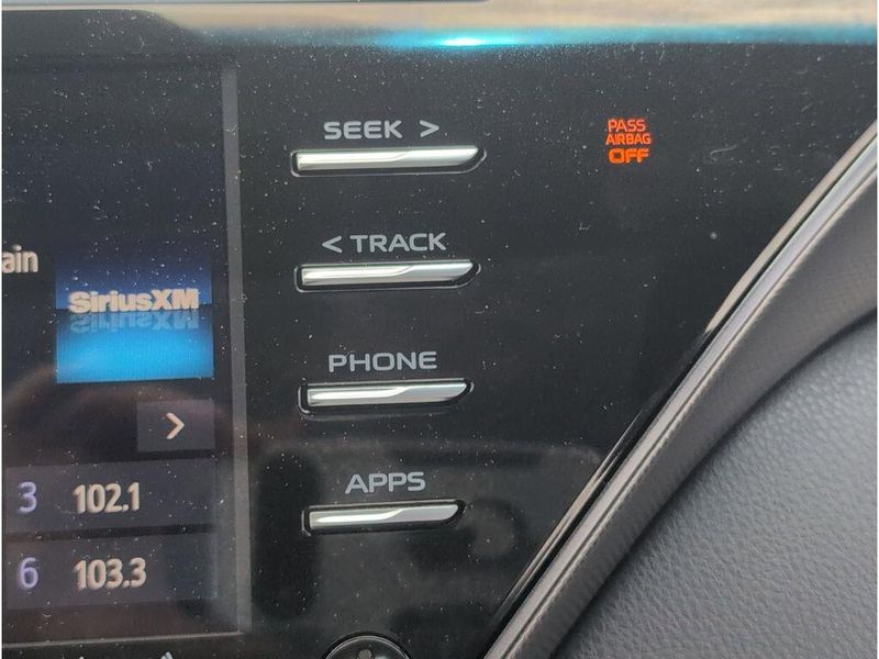2019 Toyota Camry XSEImage 16