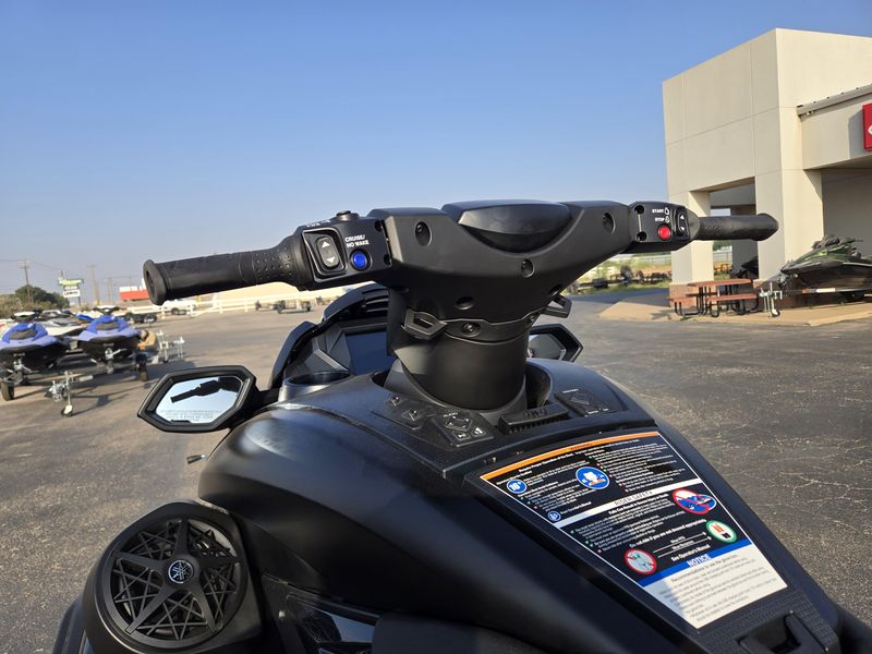 2025 Yamaha FX CRUISER SVHO WAUDIO BLACK Image 19