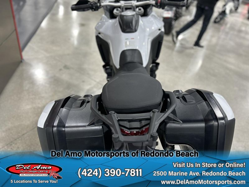 2024 Ducati MULTISTRADA V4 S TRAVEL & RADAR SPOKED WHEELS Image 11
