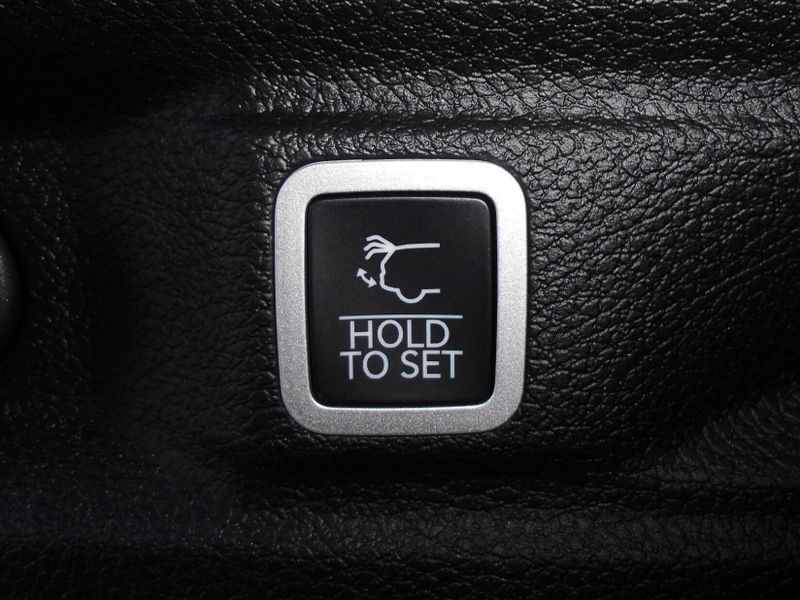 New 2025 Jeep Grand Cherokee L Summit Reserve 4x4Image 24