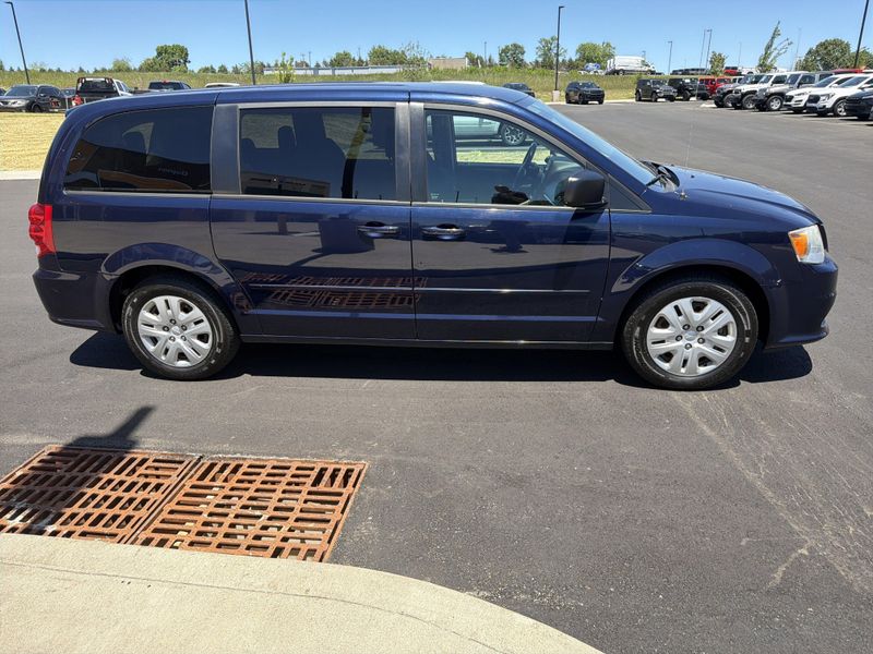 Used 2016 Dodge Grand Caravan SEImage 8