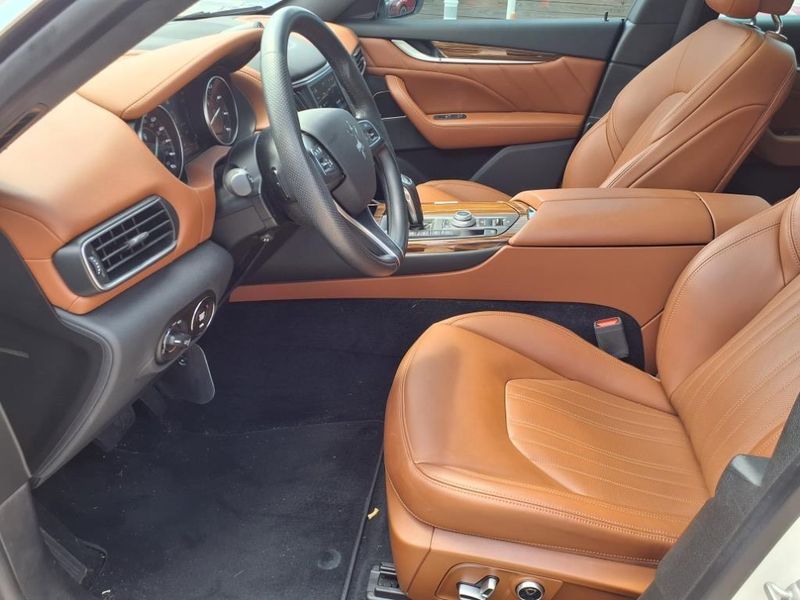 2022 Maserati Levante ModenaImage 7