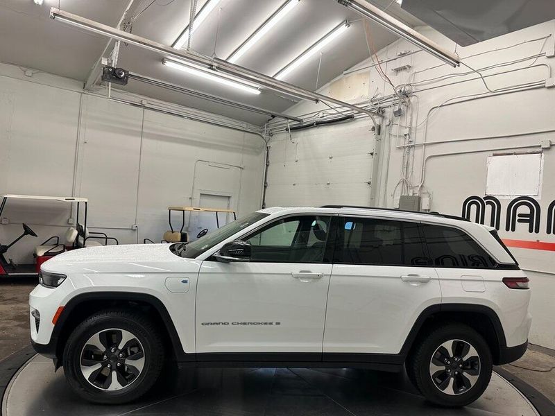 2024 Jeep Cherokee Limited 4xe photo 5
