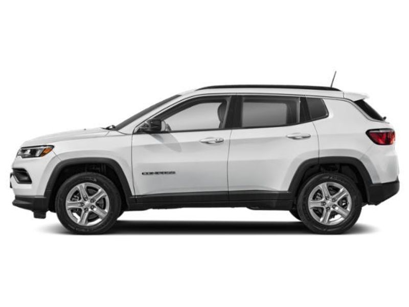 New 2026 Jeep Compass Latitude Altitude