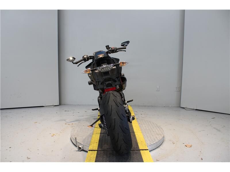 2022 KTM 890 DUKE R Image 3