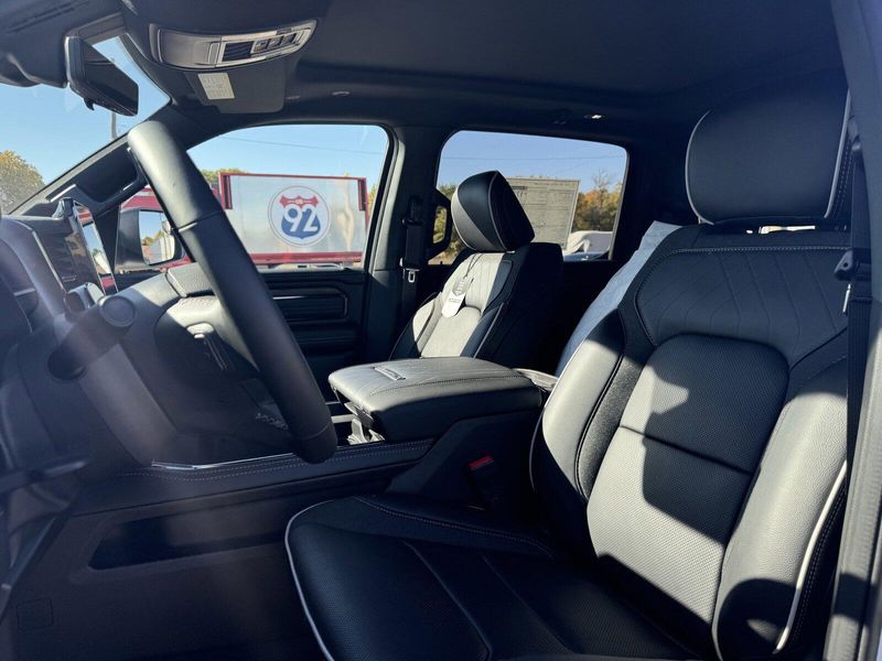 2025 RAM 1500 LimitedImage 10