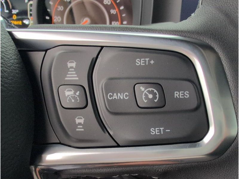 New 2025 Jeep Wrangler 4-door SaharaImage 24