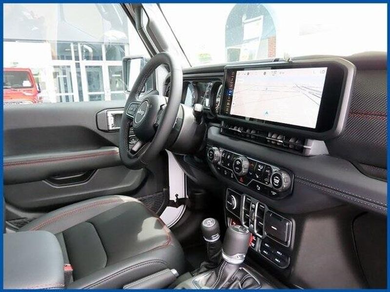 New 2025 Jeep Wrangler Rubicon XImage 8