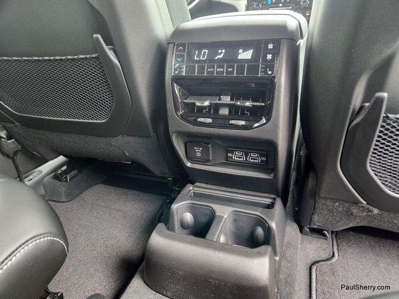 2025 Jeep Grand Cherokee L Limited 4x4Image 52