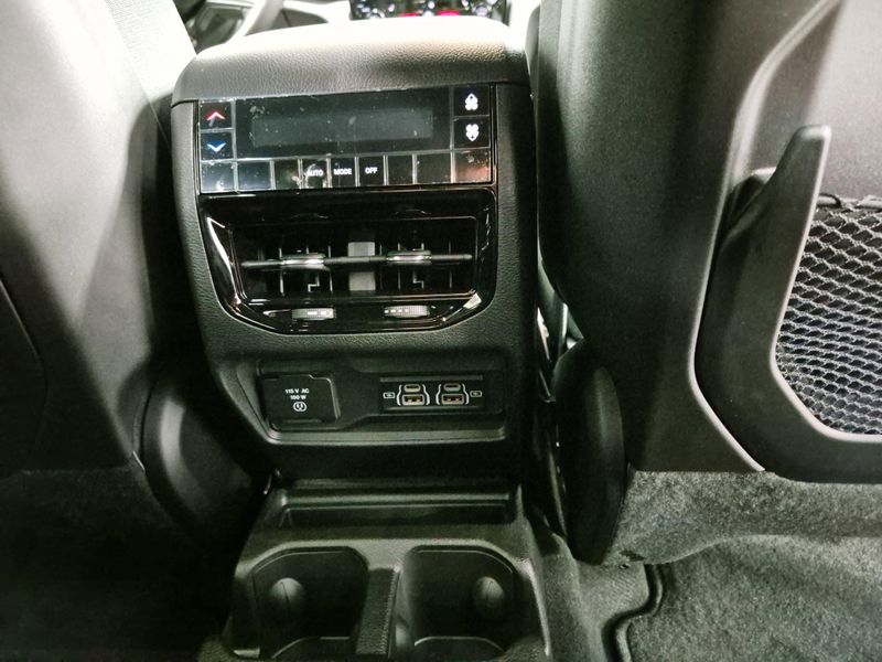 2025 Jeep Grand Cherokee L Altitude X 4x4Image 9