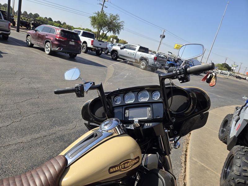 USED 2014 HARLEY ELECTRA GLIDE ULTRA LIMITED Image 15