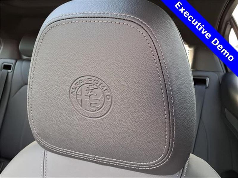 2025 Alfa Romeo Stelvio AwdImage 16