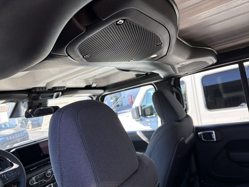 New 2026 Jeep Wrangler 4-door RubiconImage 17