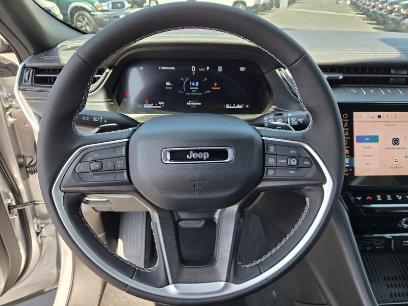 New 2026 Jeep Grand Cherokee Laredo Altitude 4x2