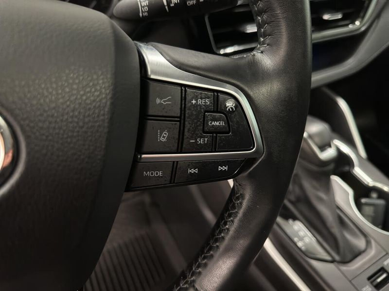 2021 Toyota Highlander XSE photo 15