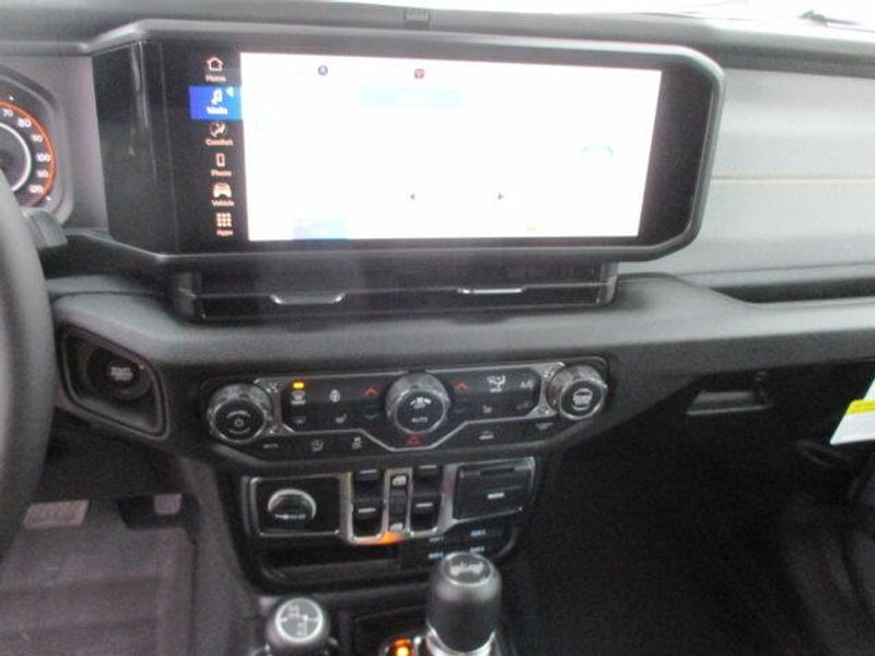 New 2026 Jeep Wrangler 4-door Sport SImage 19