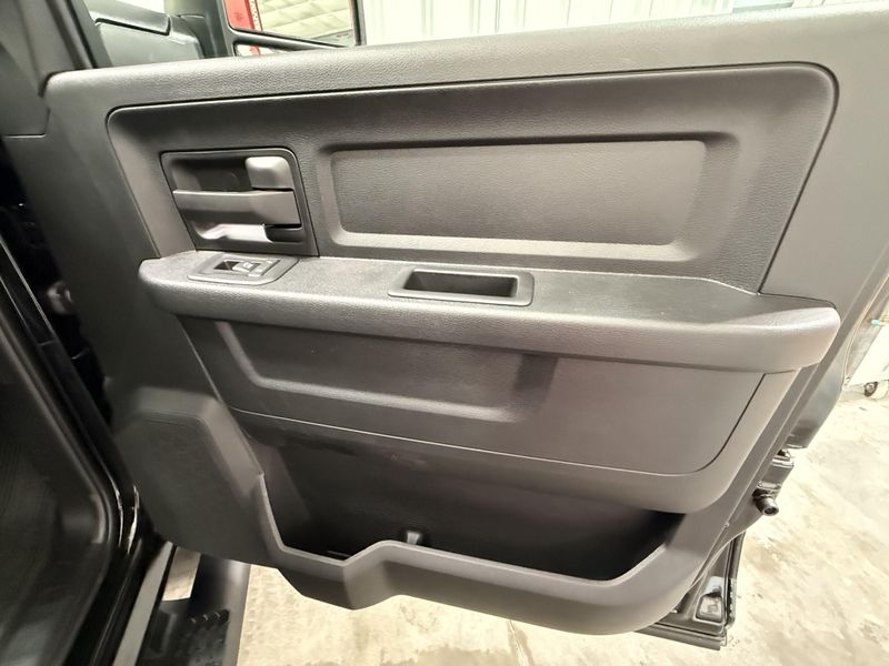New 2026 RAM 2500 Black Express Crew Cab 4x4 6