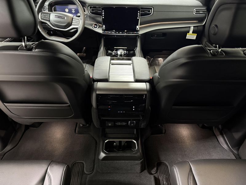 2026 Jeep Grand Wagoneer L 4x4Image 21