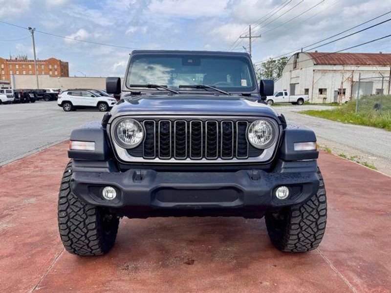 Used 2025 Jeep Wrangler Sport SImage 2