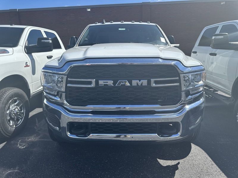 2024 RAM 5500 Chassis Cab TradesmanImage 2