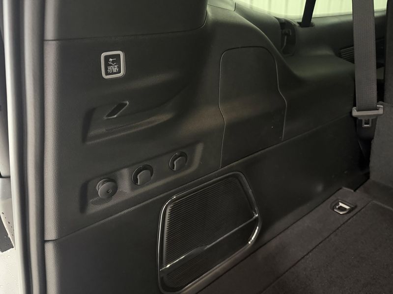 2026 Jeep Grand Wagoneer L 4x4Image 6