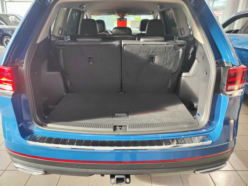 Used 2025 Volkswagen Atlas SE AWD w/TechnologyImage 7