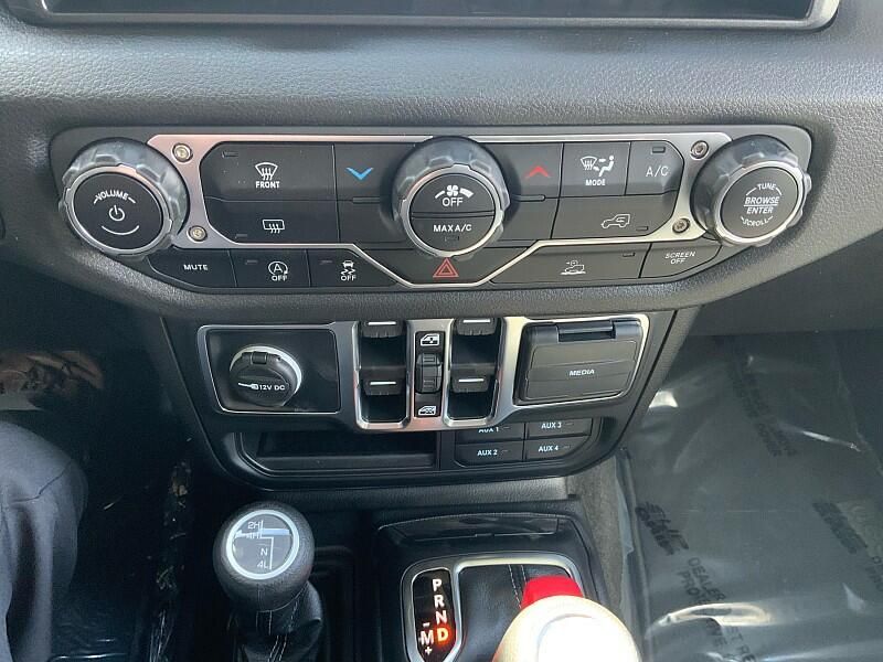 2025 Jeep Gladiator Sport photo 18