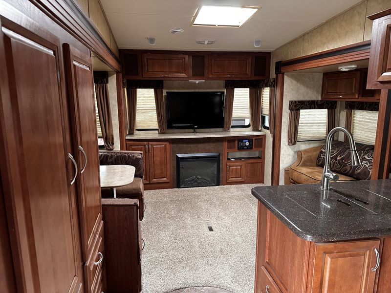 Used 2014 FOREST RIVER WILD CAT Image 7