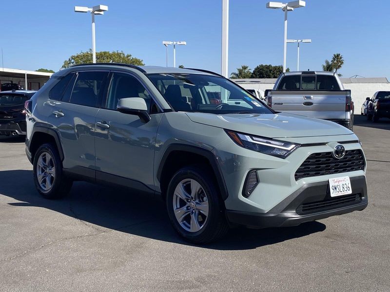 2022 Toyota RAV4 XLEImage 2