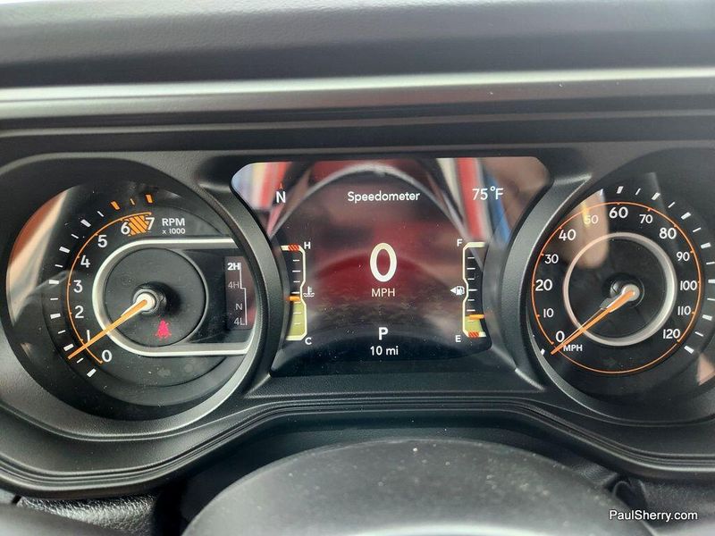 2025 Jeep Wrangler 4-door SaharaImage 35